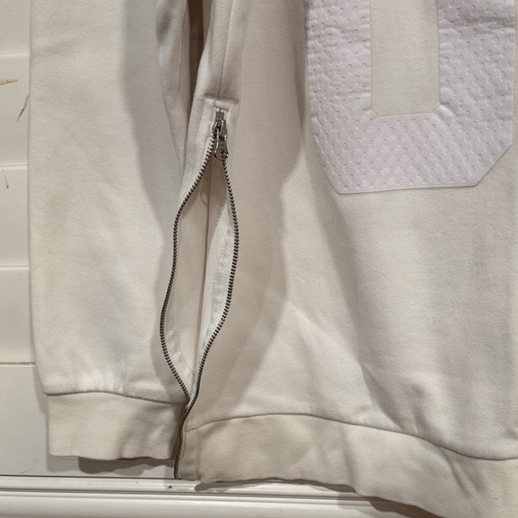 Adidas Cream Sweatshirt with Subtle Logo - Picture 7 of 10